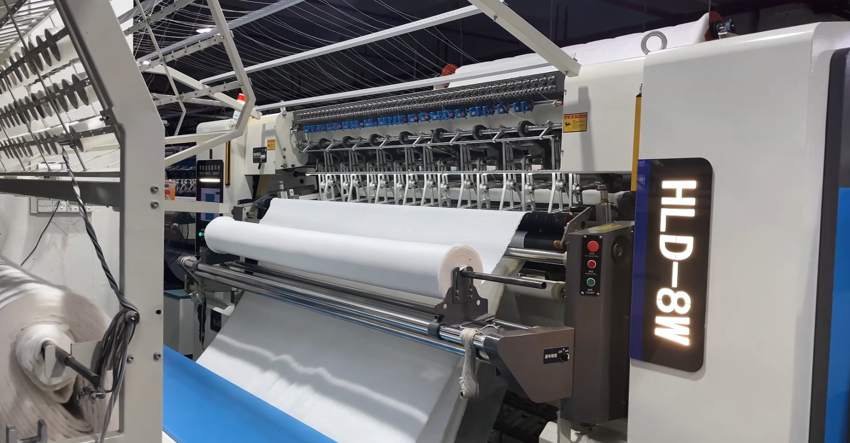 Mesin quilting jahitan rantai terkomputerisasi multi-needle
